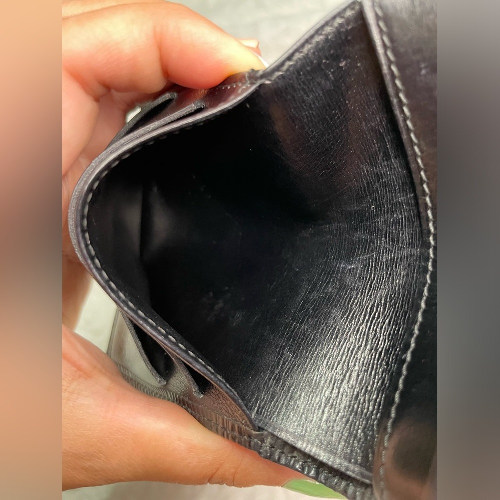 Louis Vuitton Black Epi Elise Trifold Wallet ๐ค - Picture 9 of 17